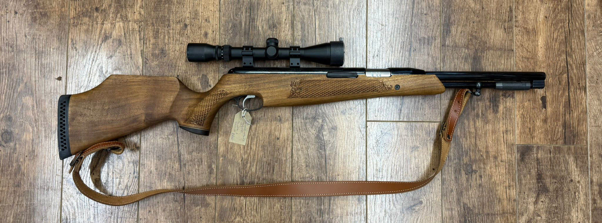 8220 – Item number 8220 second hand .22 walnut Air Arms TX200 HC