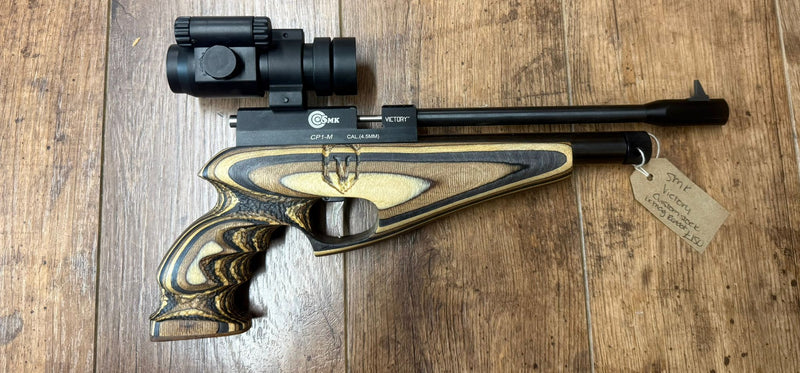 8261 – Item number 8261 second hand .177 SMK victory with Hawke red dot