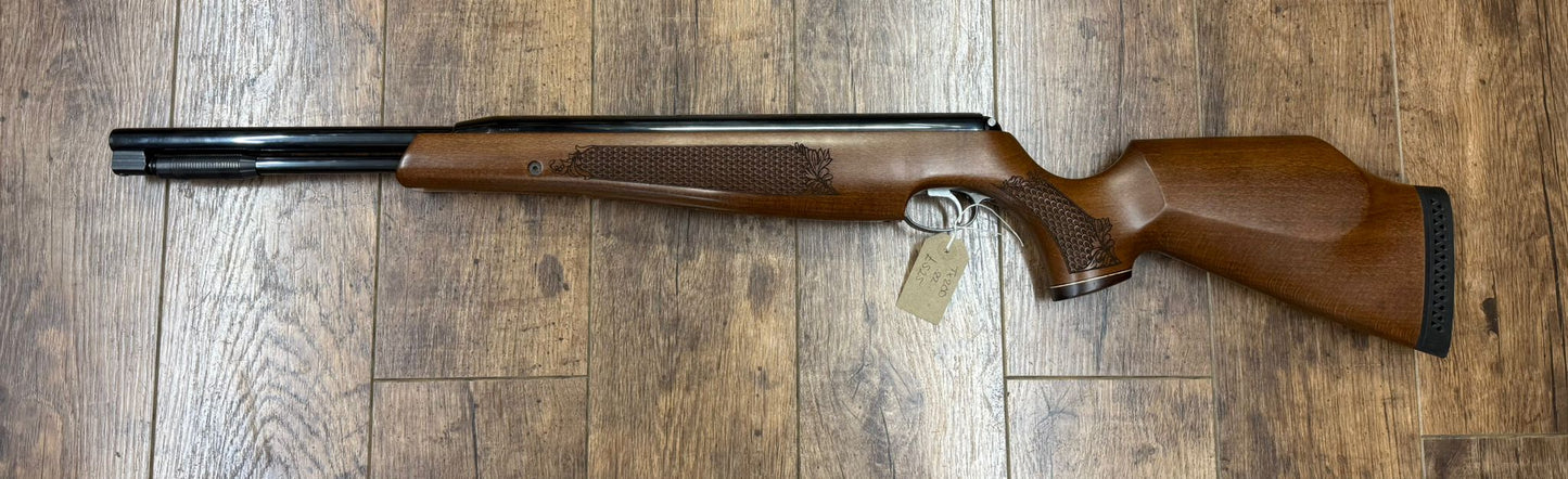 8669 – Item number 8669 second Air Arms TX200 HC beech like new