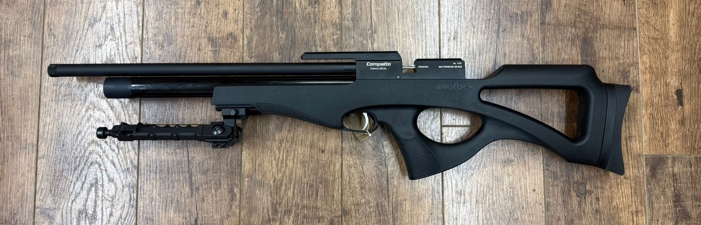 8630 – Item number 8630  Second-hand .22 Brocock compatto with silencer