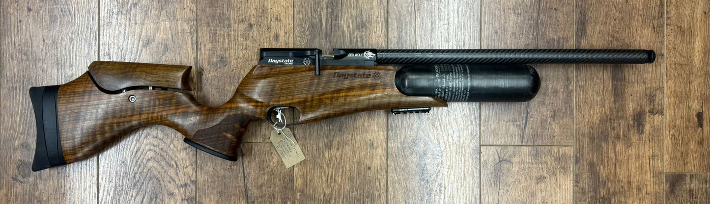 8710 – Item number 8710 Second-hand stunning .177 Daystate red wolf walnut